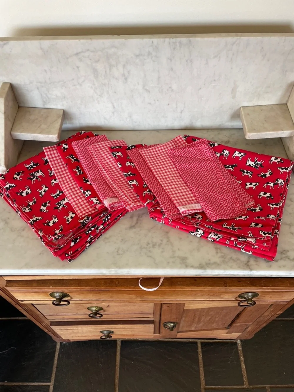 VINTAGE Red Cow Print Tablecloth (2) and Napkin (8) Set